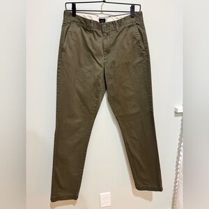 J. Crew Men's Olive 770 Straight Fit Chinos